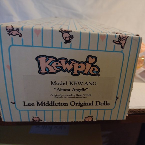 Kewpie Doll 1997 by Lee Middleton "Almost Angelic" - Picture 11 of 13